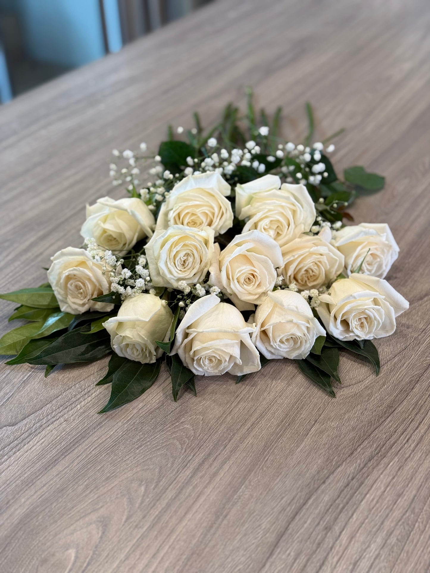 RB04 White - White Roses, Long Stem