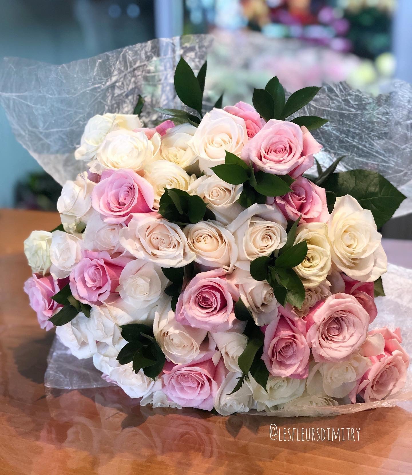 RB06Mixed - Bouquet of Mixed Roses, Long Stem